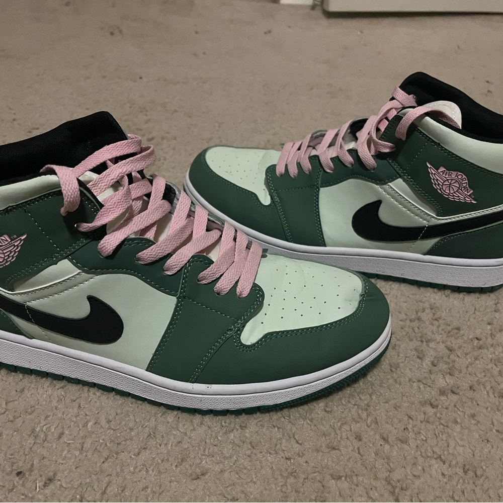 Women's Green and Pink Sneakers